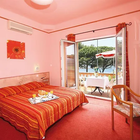 Logis Le Provencal 3*