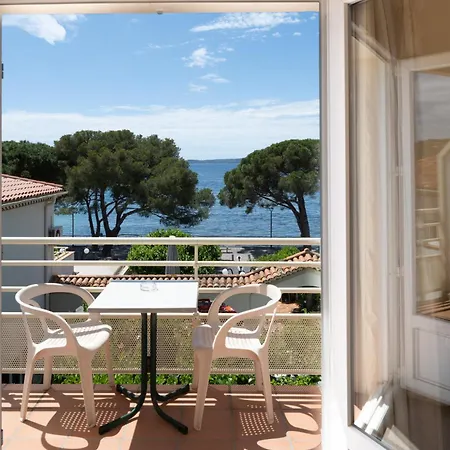 Hotel Logis Le Provencal Les Issambres