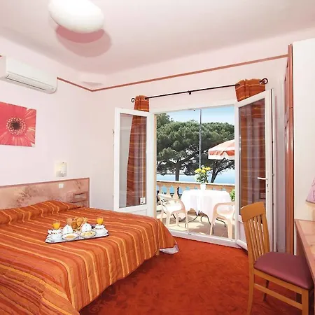 Logis Le Provencal 3* Les Issambres